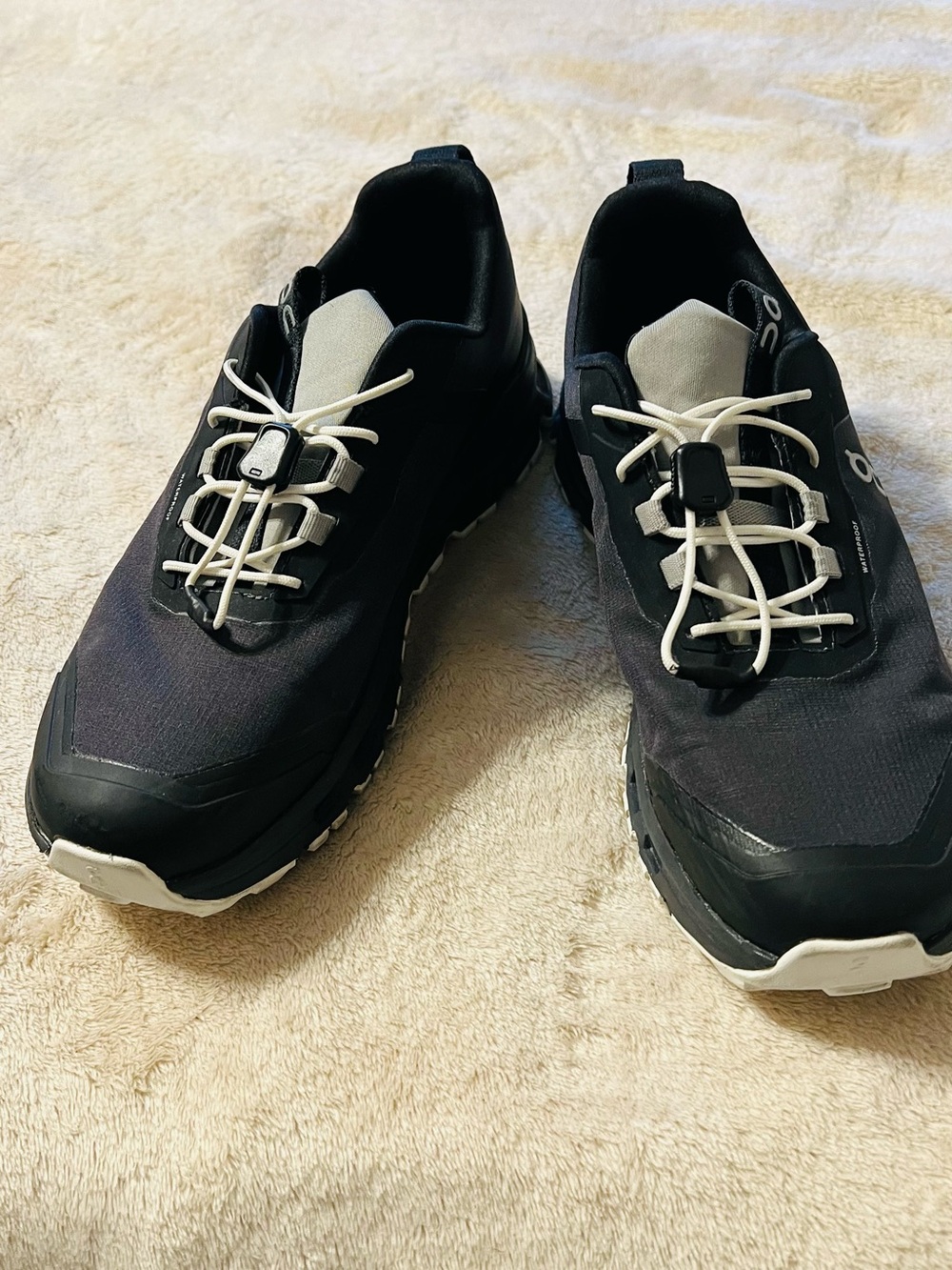 On Running Men's Black and White Athletic Trail Shoes